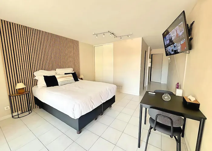 Les Famandiers * Saint-Raphael (Var)