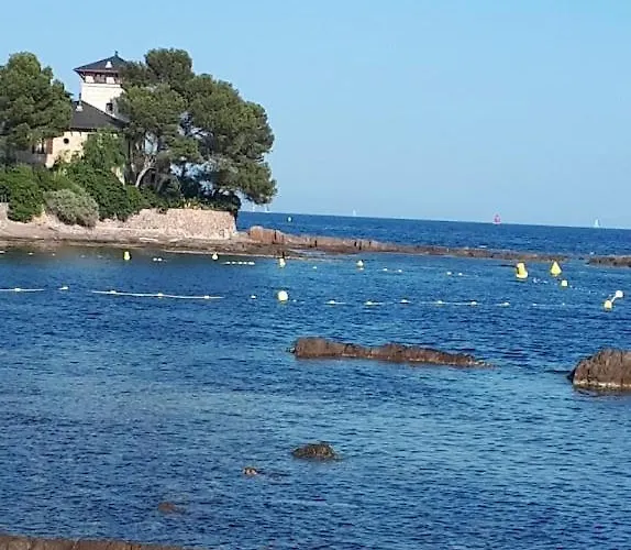 Les Famandiers Apartman *