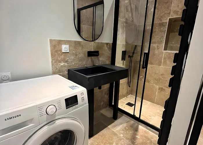 Les Famandiers Apartman *